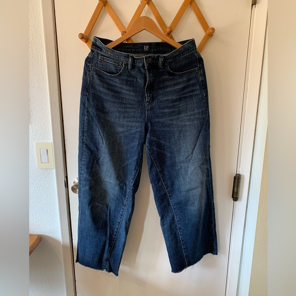 GAP Women's Dark Blue High Rise Wide Leg Cropped Jeans, size 8/29